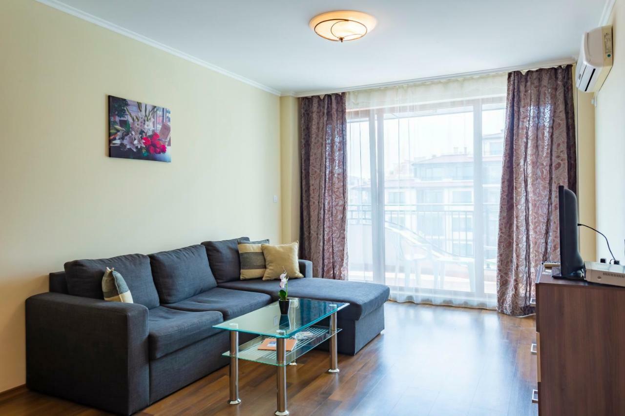 Rose Gardens Apart Hotel Поморие Экстерьер фото