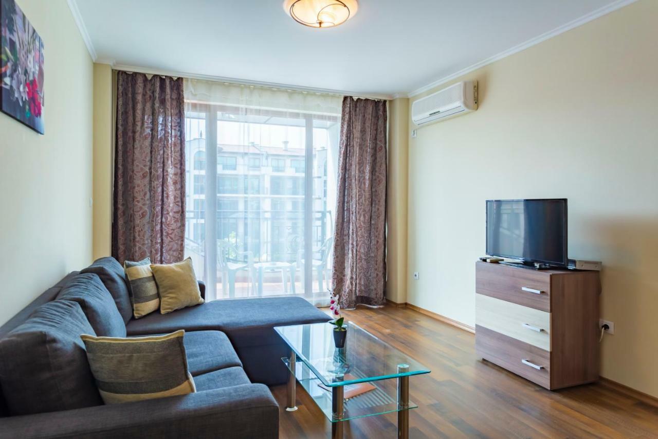 Rose Gardens Apart Hotel Поморие Экстерьер фото