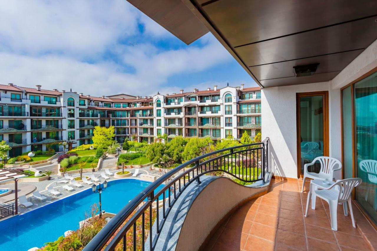 Rose Gardens Apart Hotel Поморие Экстерьер фото