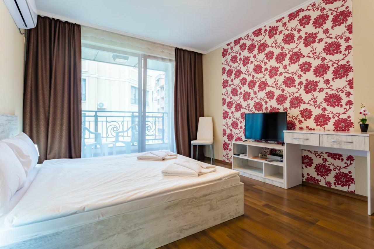 Rose Gardens Apart Hotel Поморие Экстерьер фото