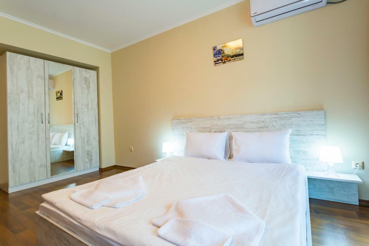 Rose Gardens Apart Hotel Поморие Экстерьер фото