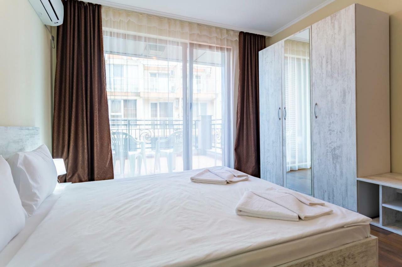 Rose Gardens Apart Hotel Поморие Экстерьер фото