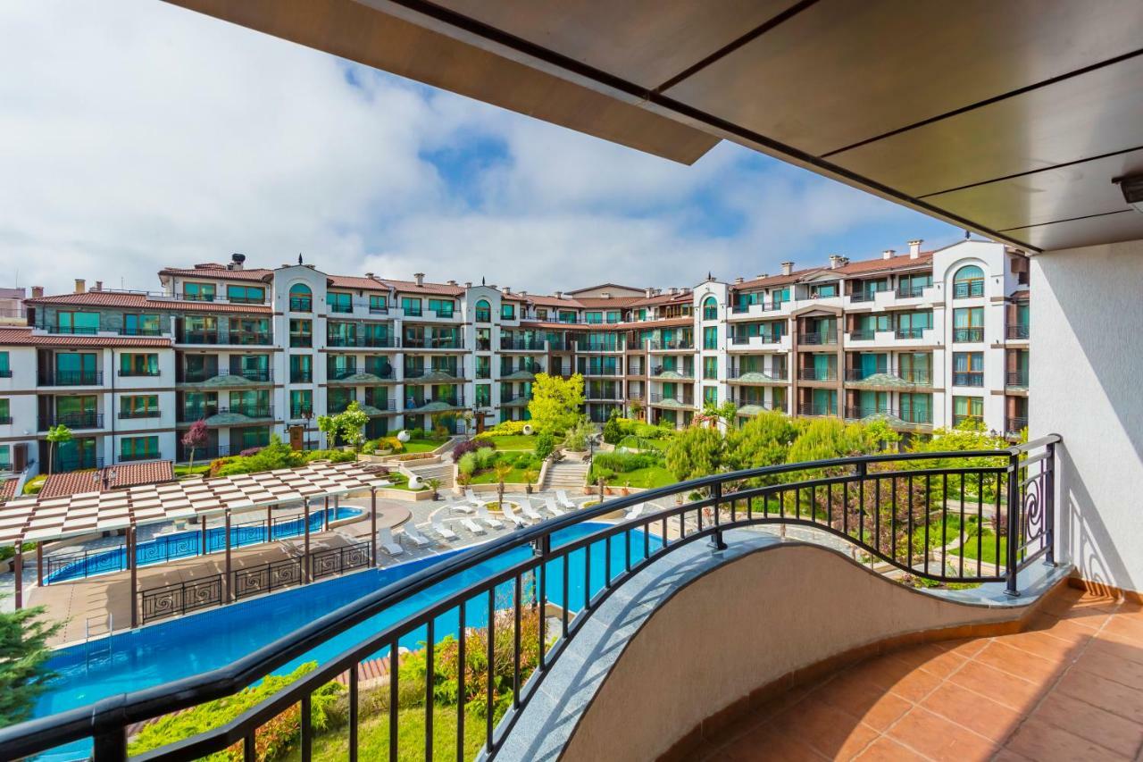 Rose Gardens Apart Hotel Поморие Экстерьер фото
