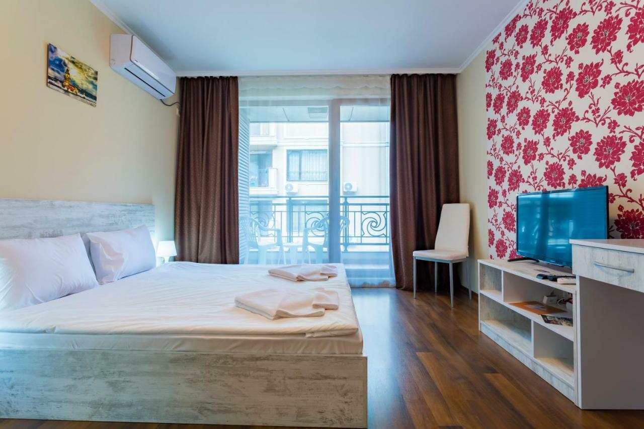 Rose Gardens Apart Hotel Поморие Экстерьер фото
